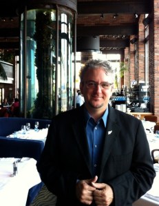 Waterbardiningroomshot